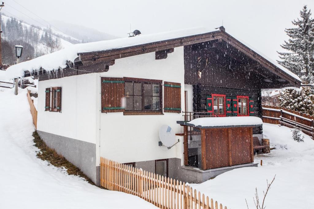 Chalet Appartement Alpenherz Saalbach-Hinterglemm Oda fotoğraf